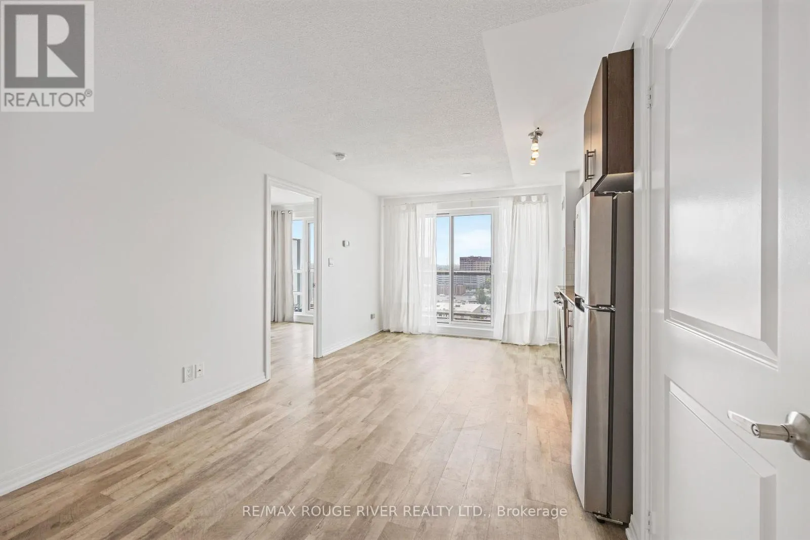 1408 - 30 HERONS HILL WAY