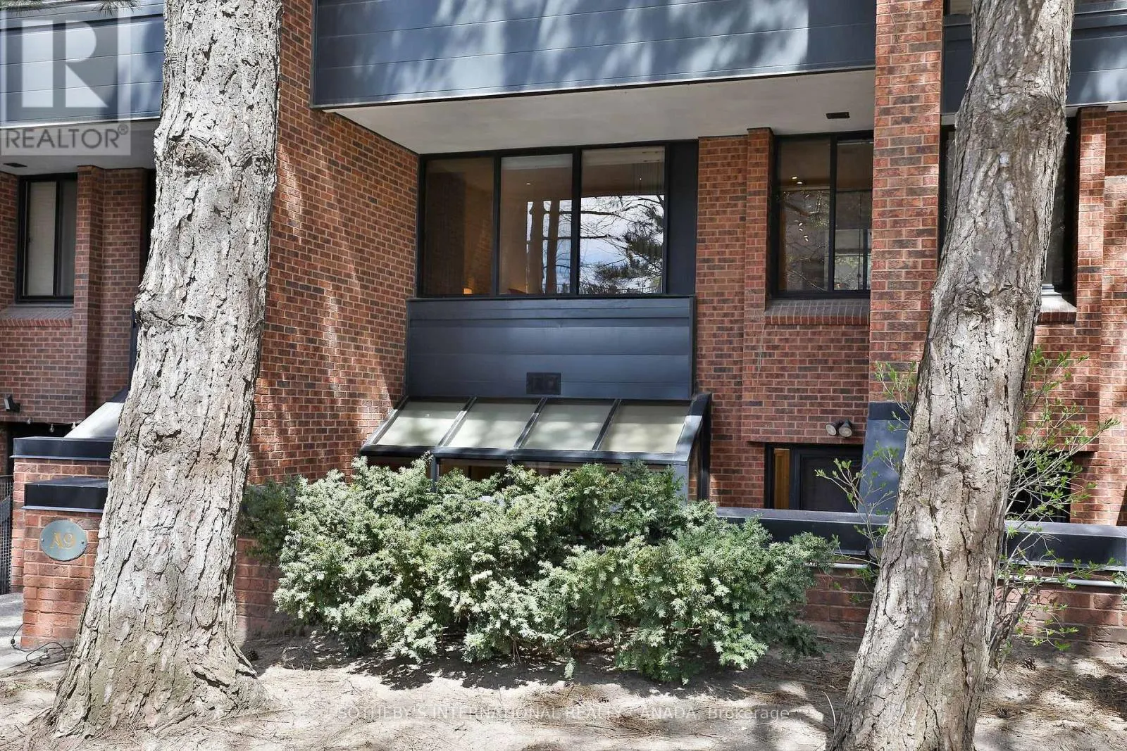 A9 - 142 PEARS AVENUE