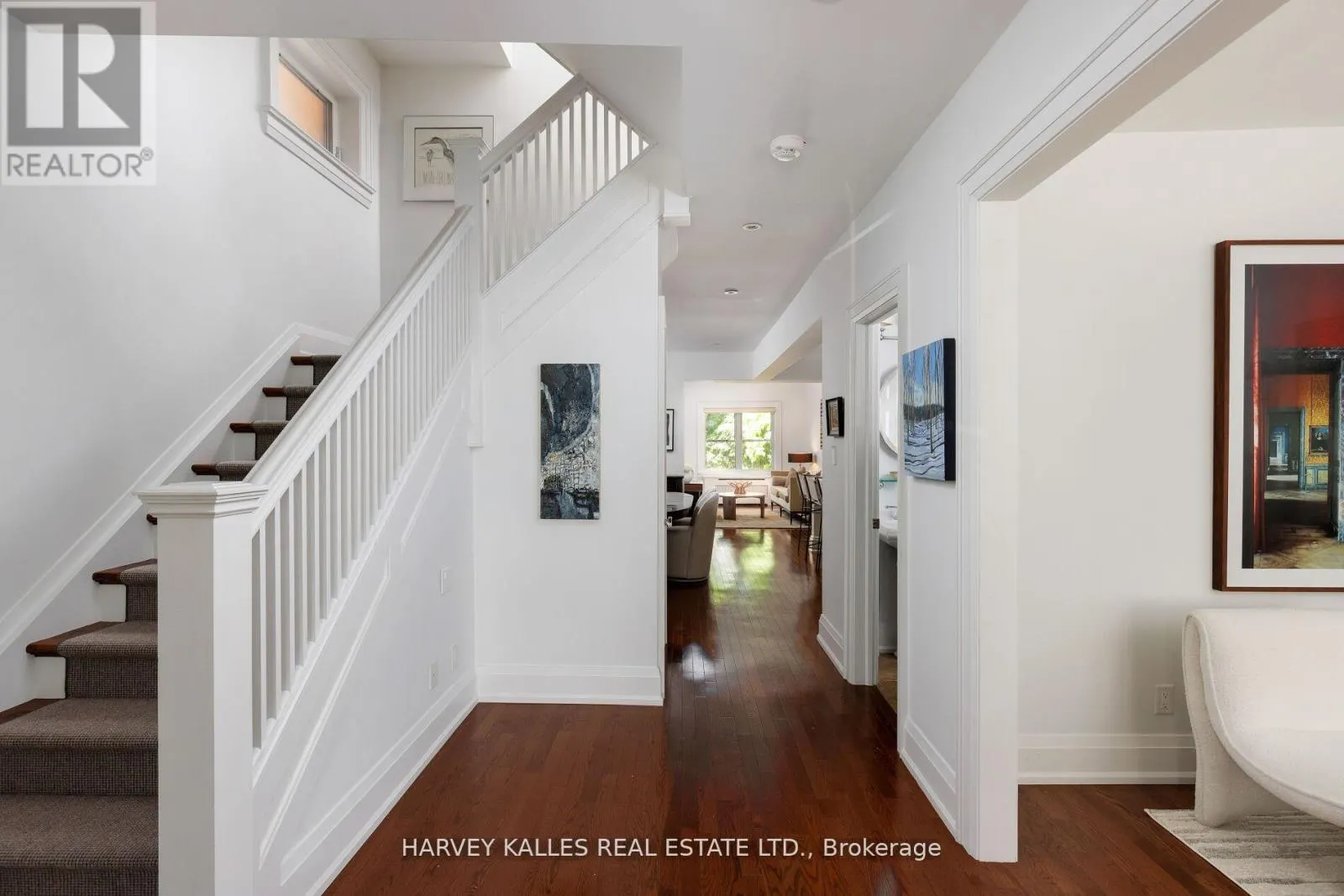 8 EDGEWOOD CRESCENT