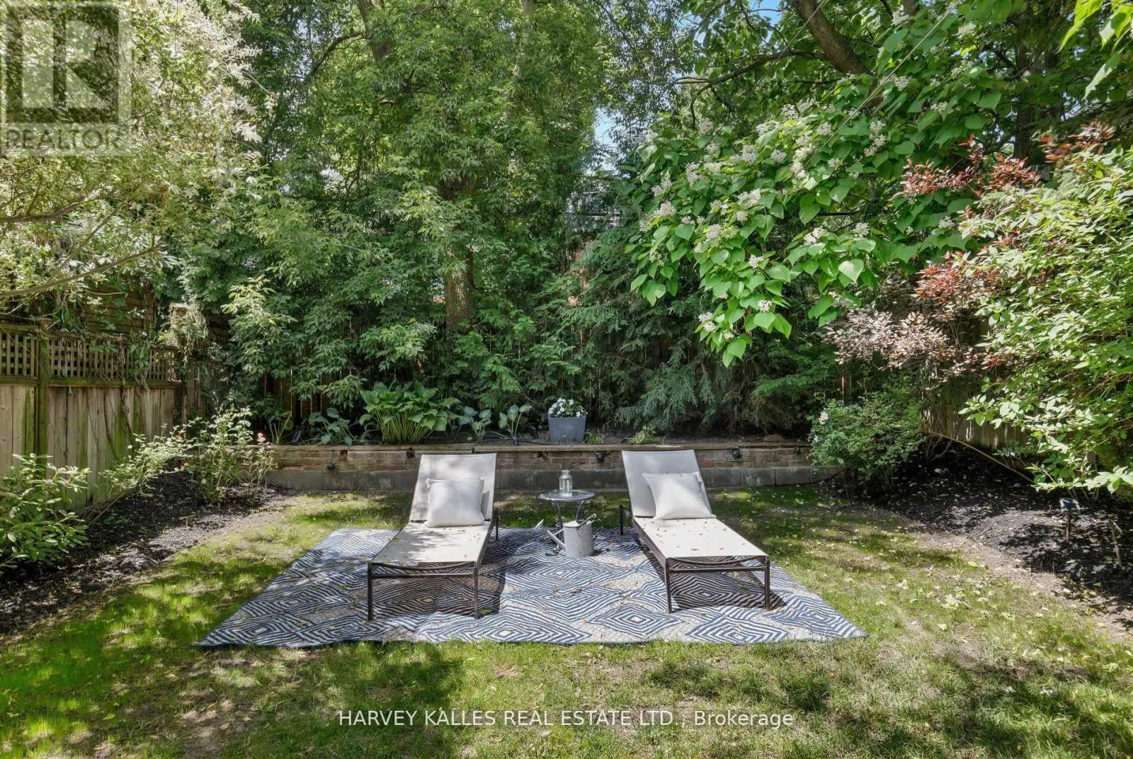 8 EDGEWOOD CRESCENT