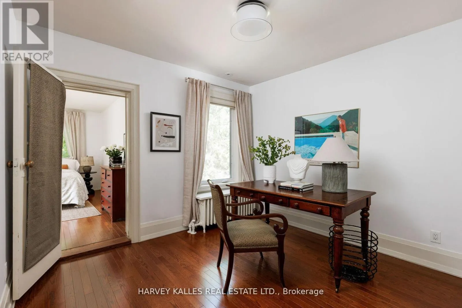 8 EDGEWOOD CRESCENT