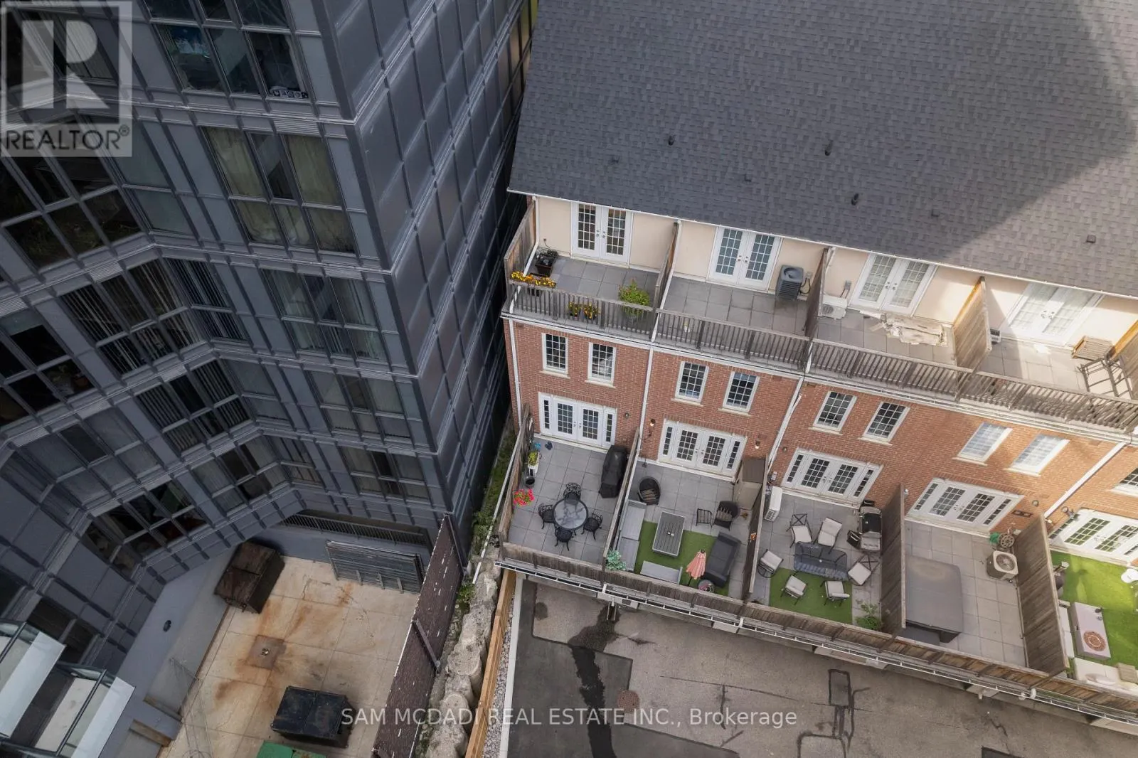 49 - 29 NIAGARA STREET