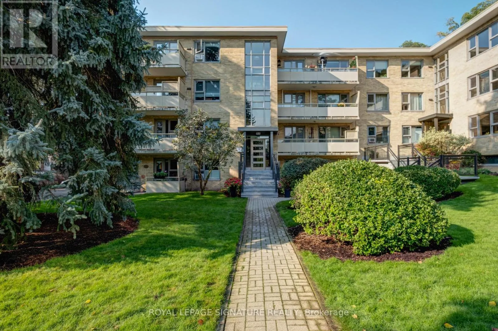 3 - 8 CORINTH GARDENS