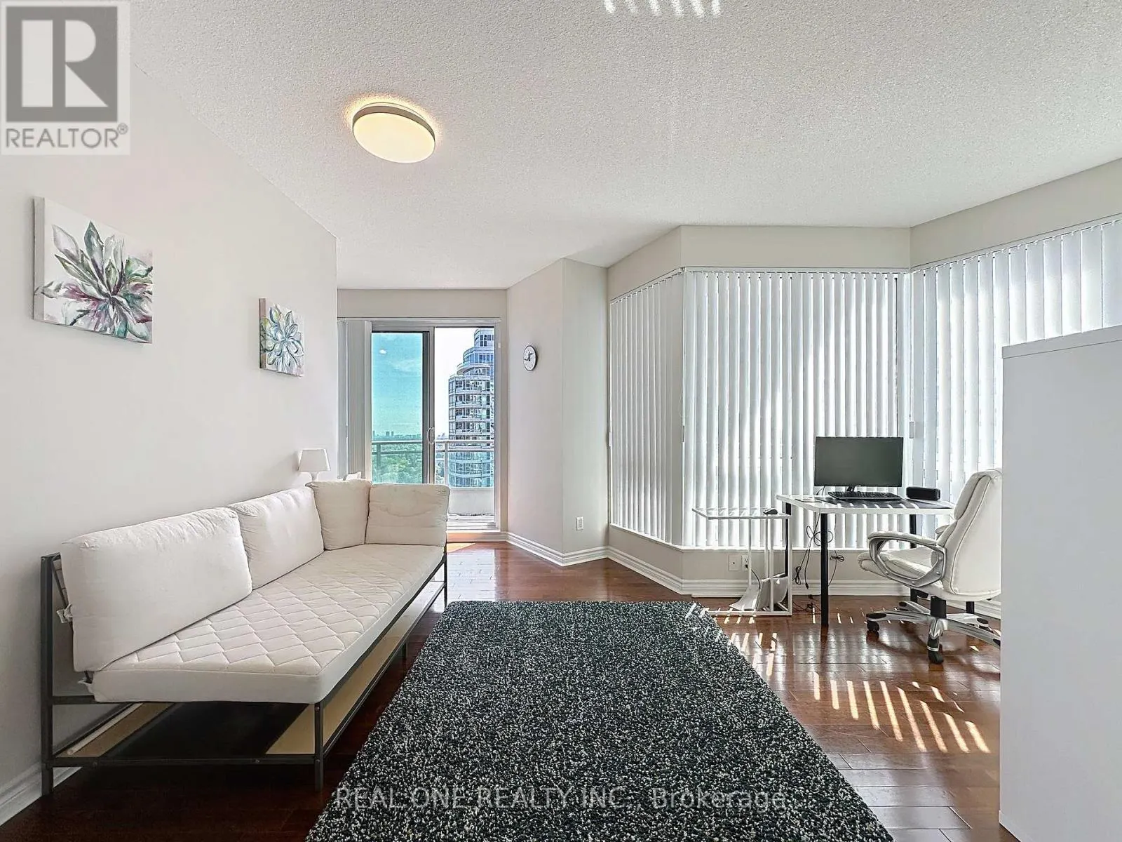 2205 - 18 HOLMES AVENUE