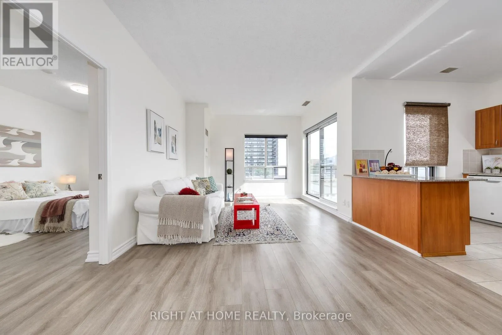 PH3 - 5940 YONGE STREET