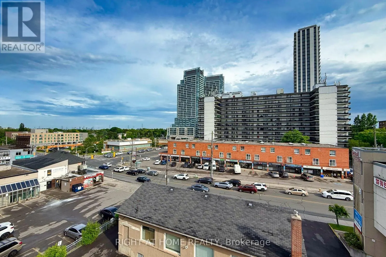 PH3 - 5940 YONGE STREET