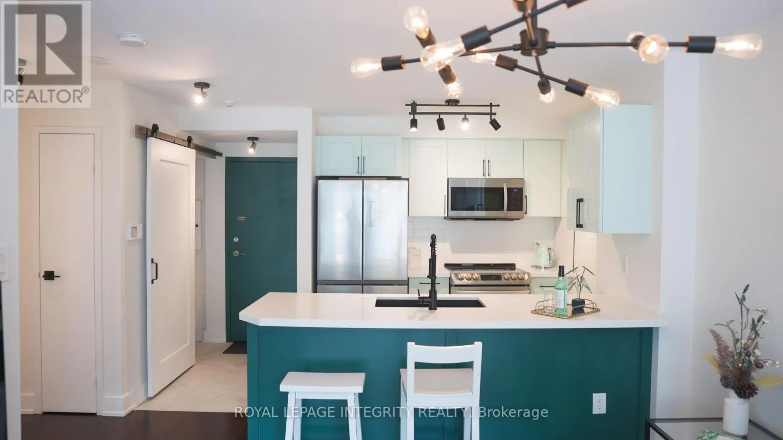 1410 - 10 QUEENS QUAY W