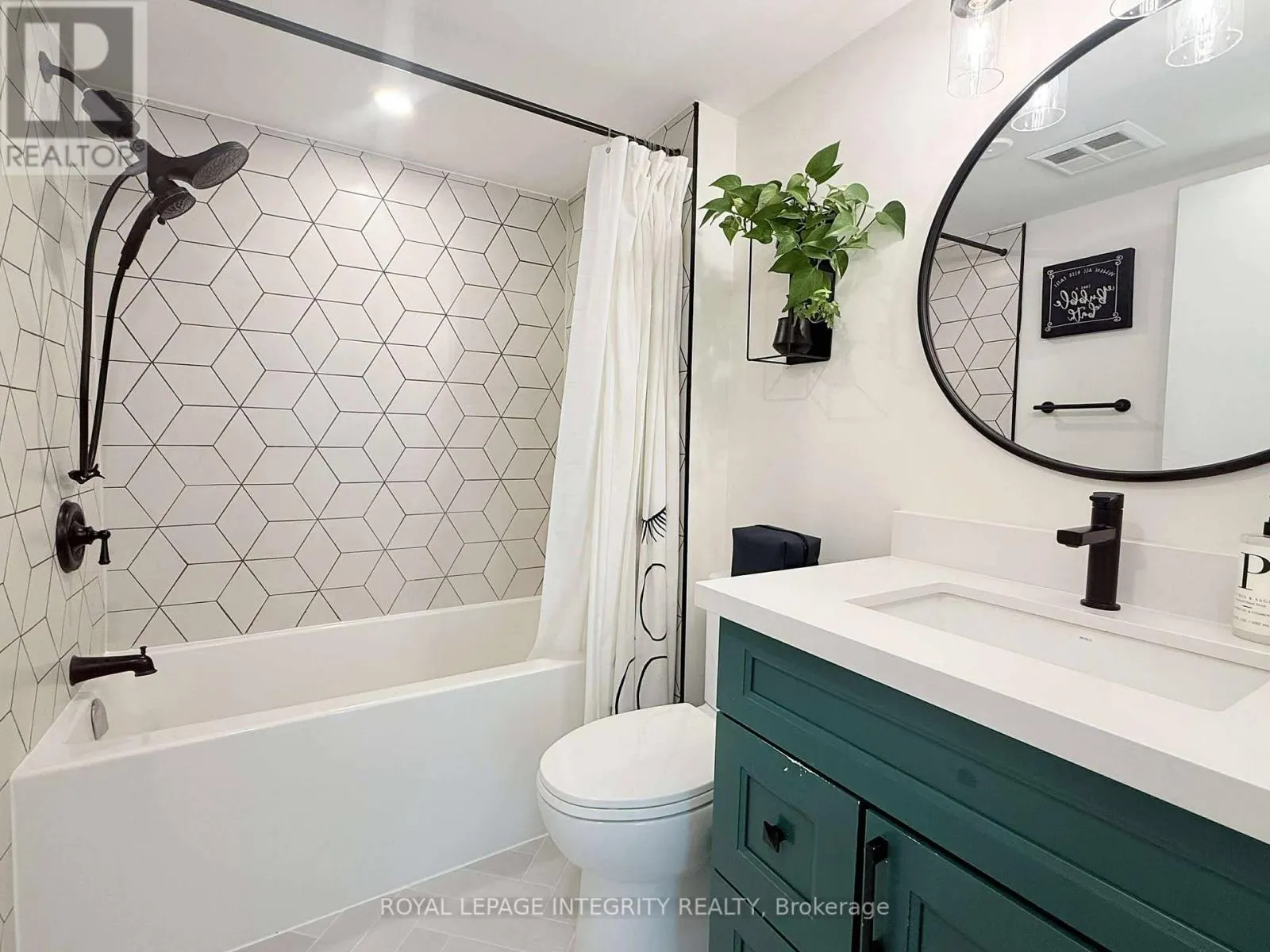 1410 - 10 QUEENS QUAY W