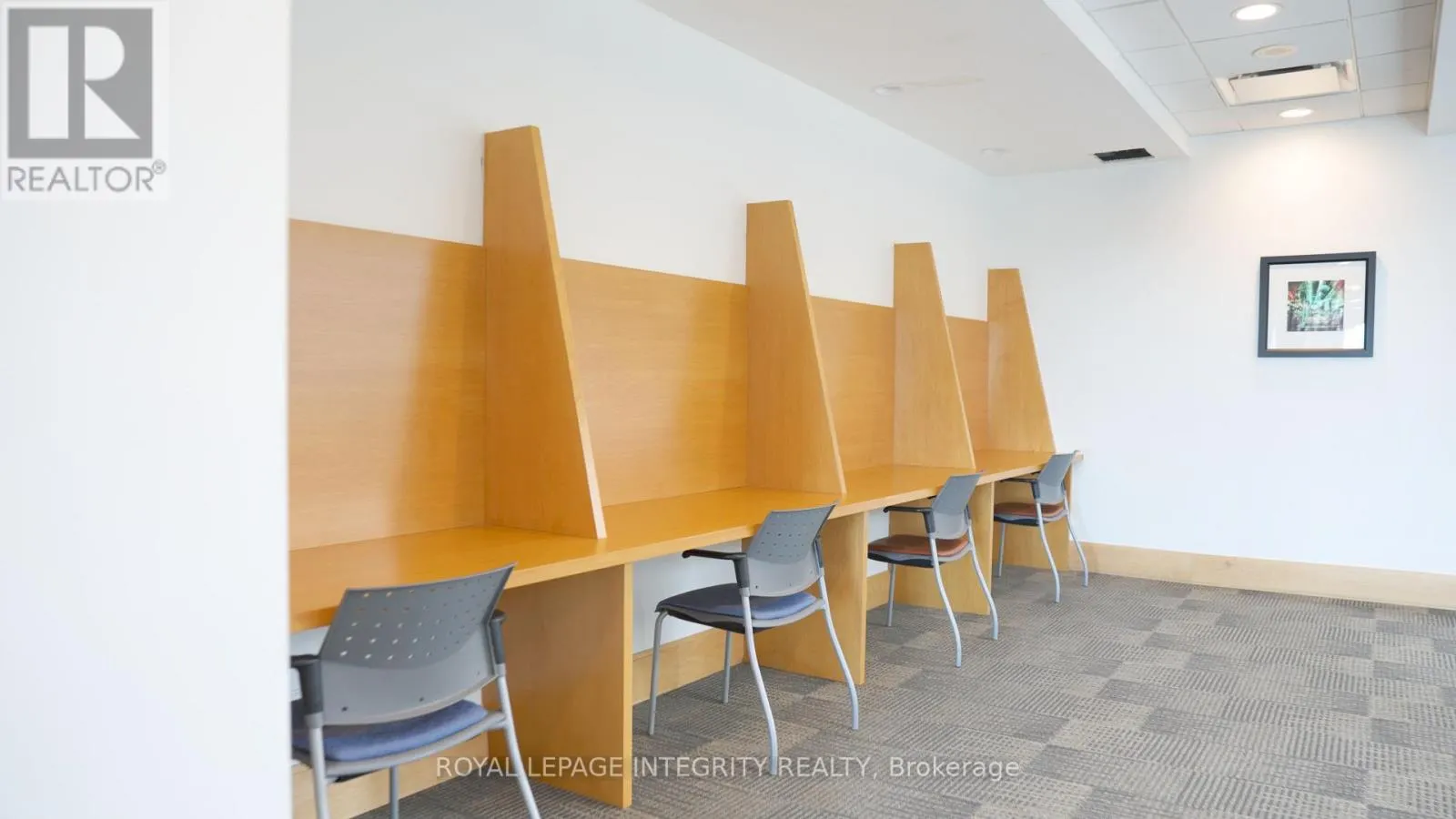 1410 - 10 QUEENS QUAY W