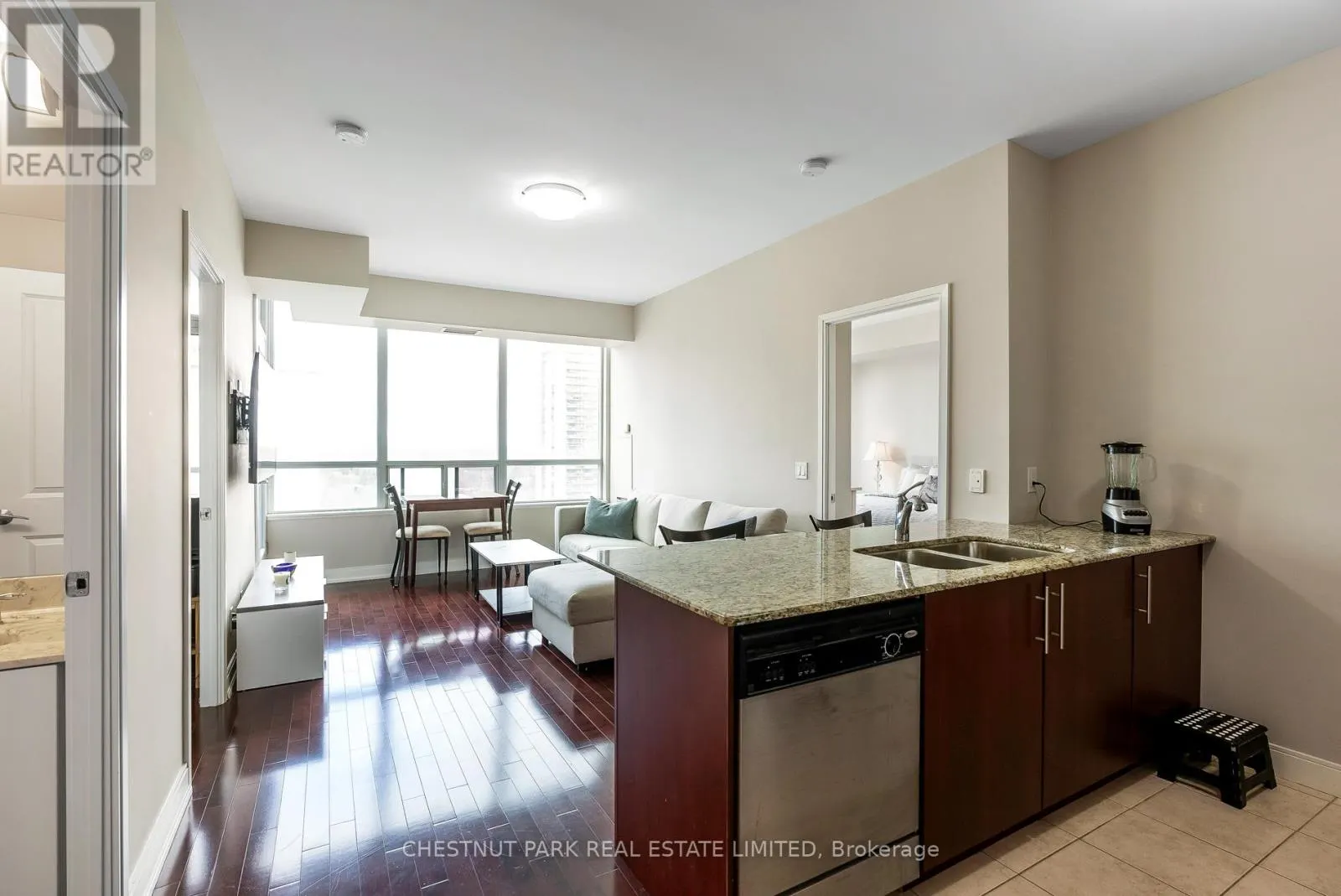 1508 - 88 BROADWAY AVENUE