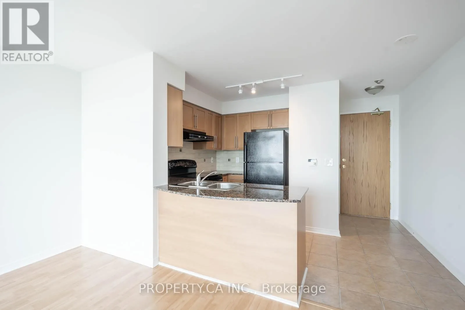 PH03 - 5508 YONGE STREET