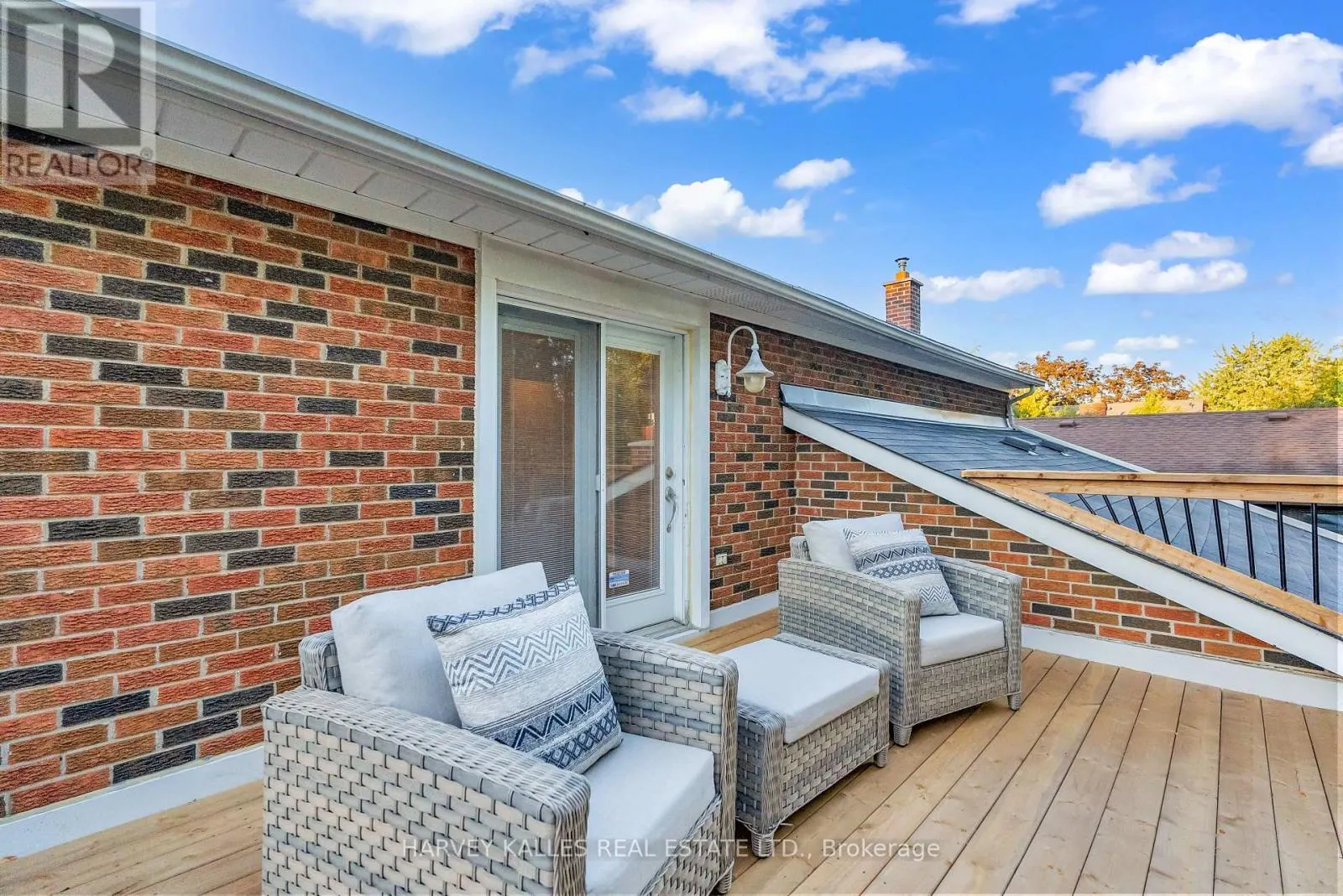27 BOBWHITE CRESCENT