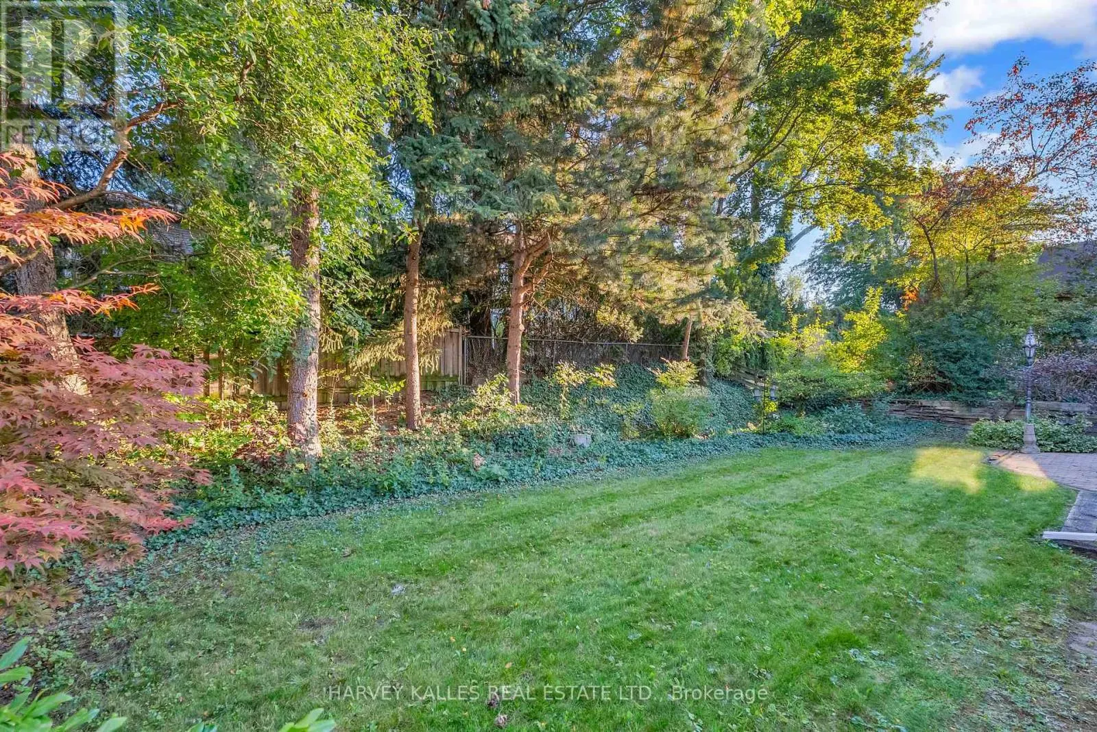 27 BOBWHITE CRESCENT