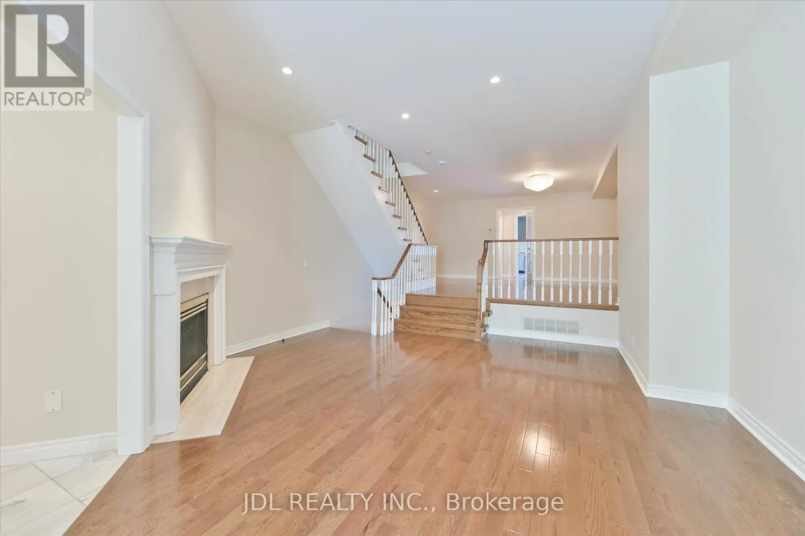 UNIT I - 3036 BAYVIEW AVENUE