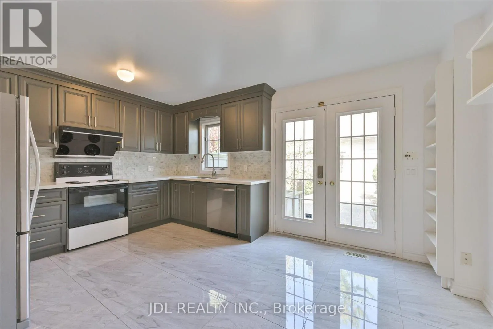 UNIT I - 3036 BAYVIEW AVENUE