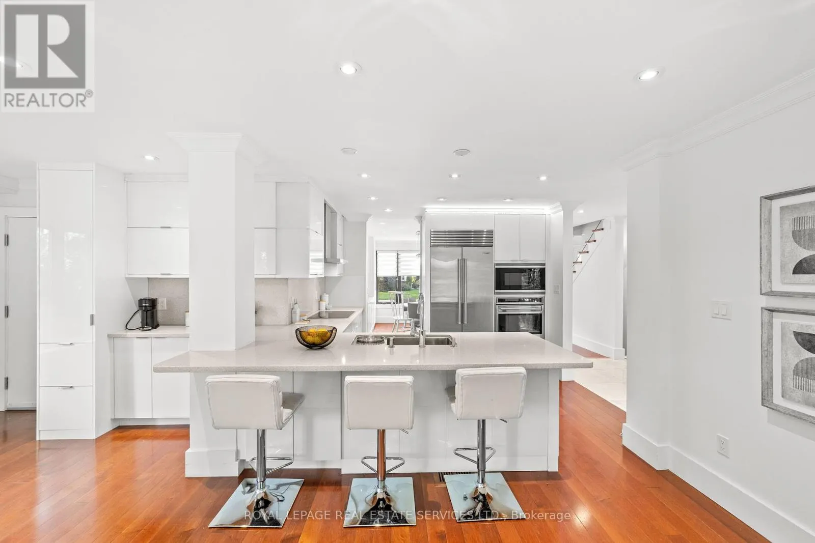 12 ARMOUR BOULEVARD