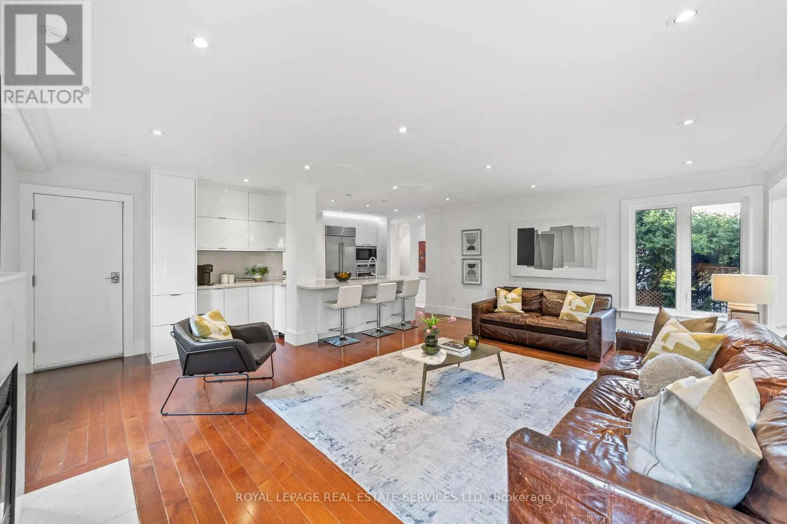 12 ARMOUR BOULEVARD