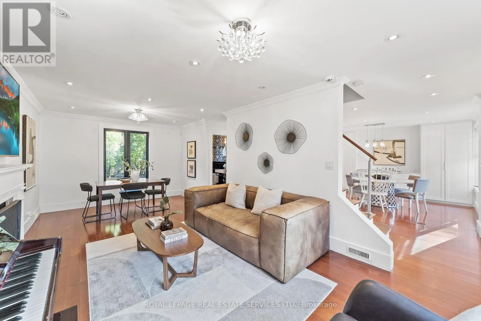 12 ARMOUR BOULEVARD