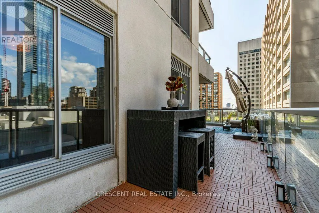 701 - 35 BALMUTO STREET