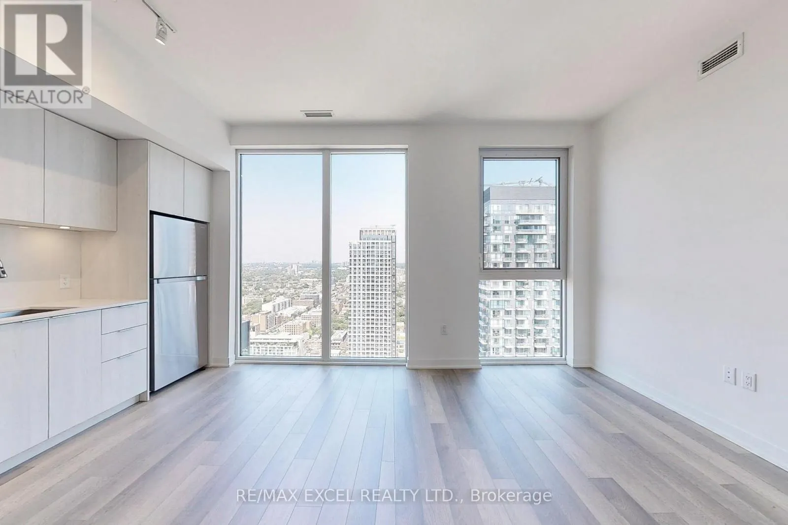 4103 - 357 KING STREET W
