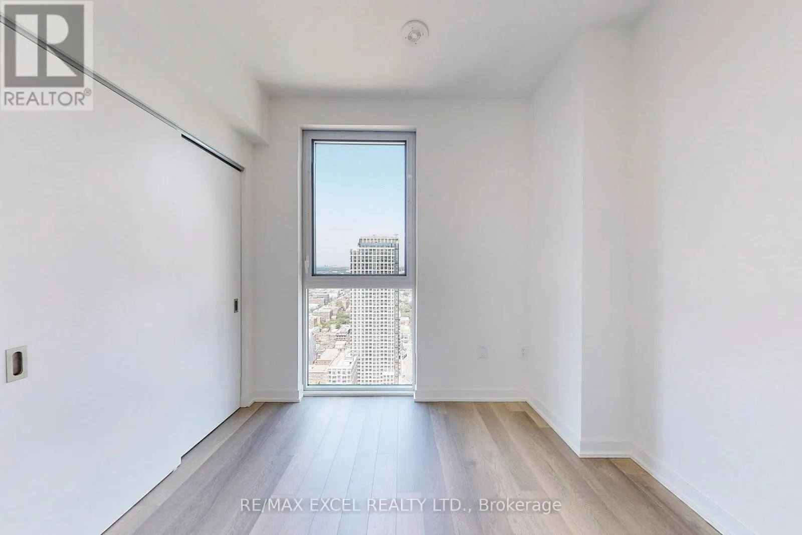 4103 - 357 KING STREET W