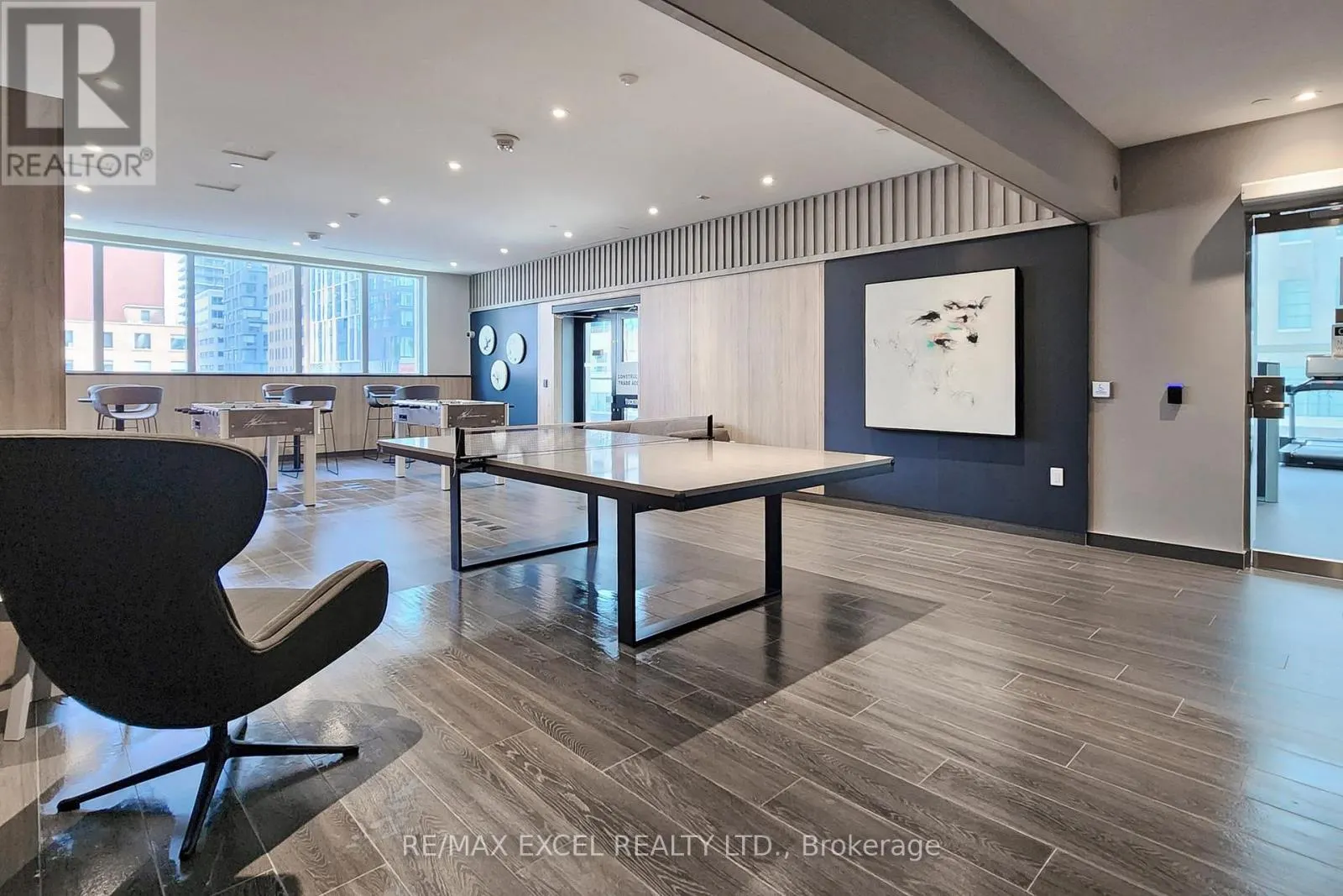 4103 - 357 KING STREET W