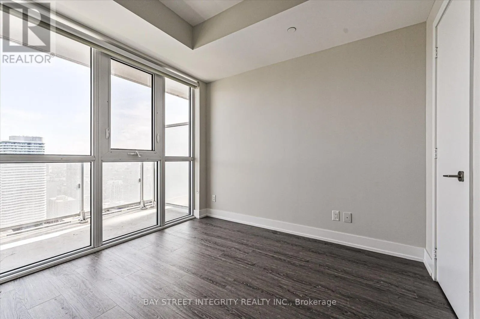 3807 - 7 GRENVILLE STREET