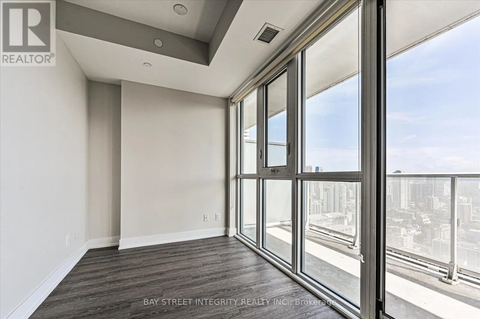 3807 - 7 GRENVILLE STREET