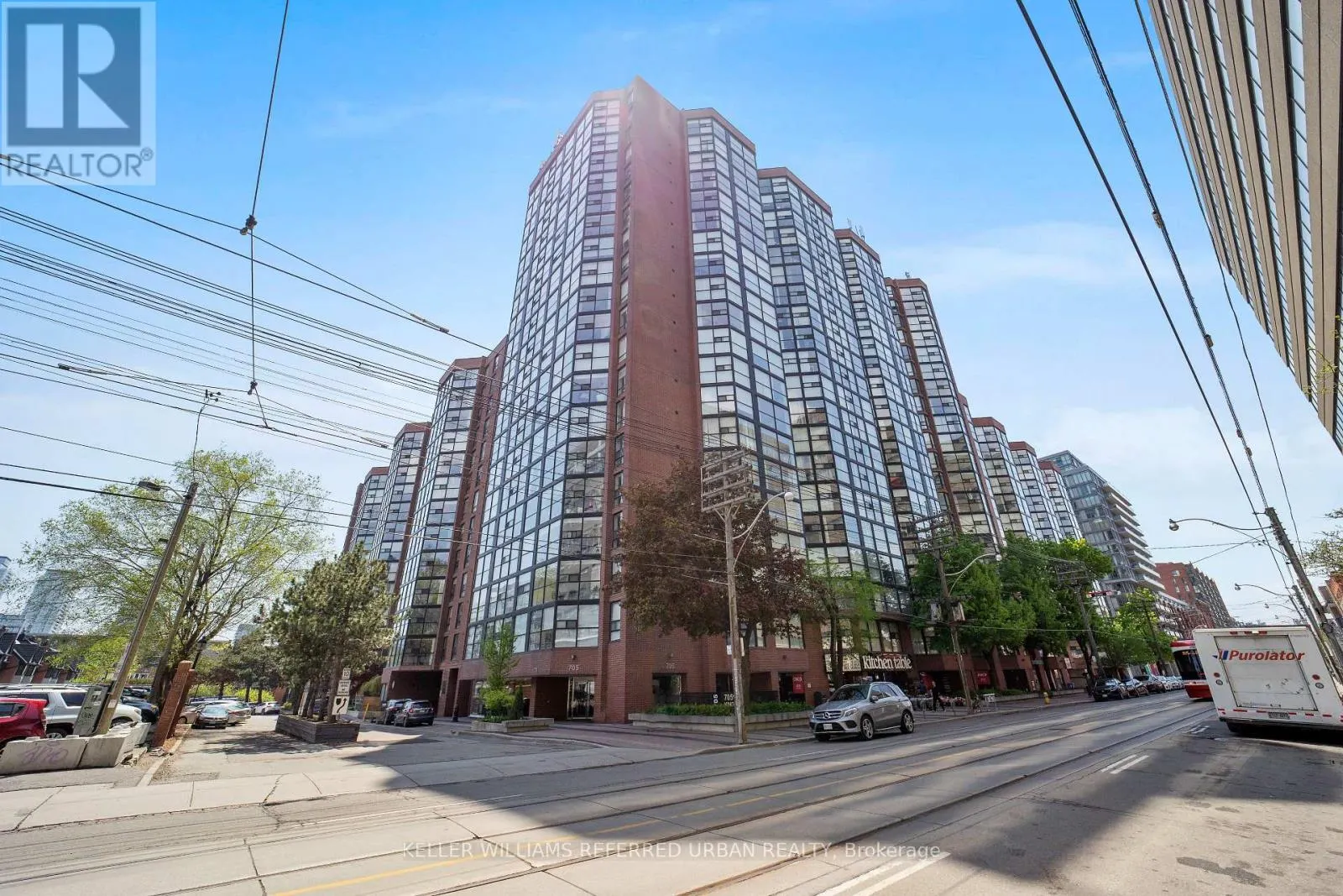 802 - 705 KING STREET W