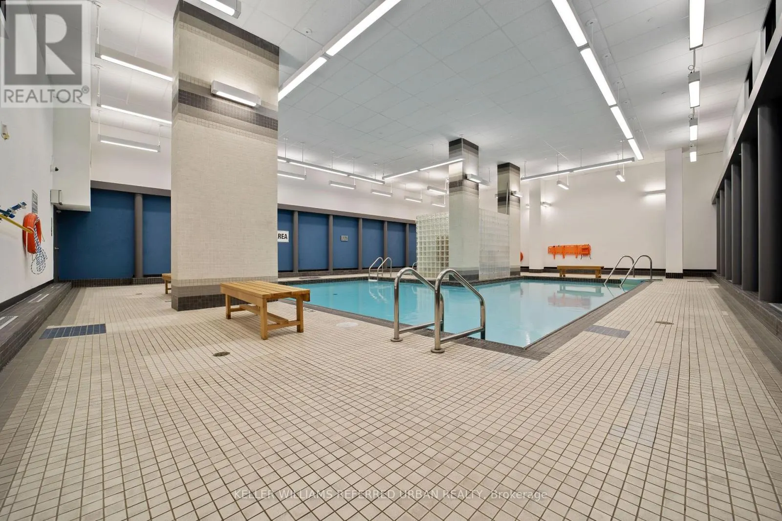 802 - 705 KING STREET W