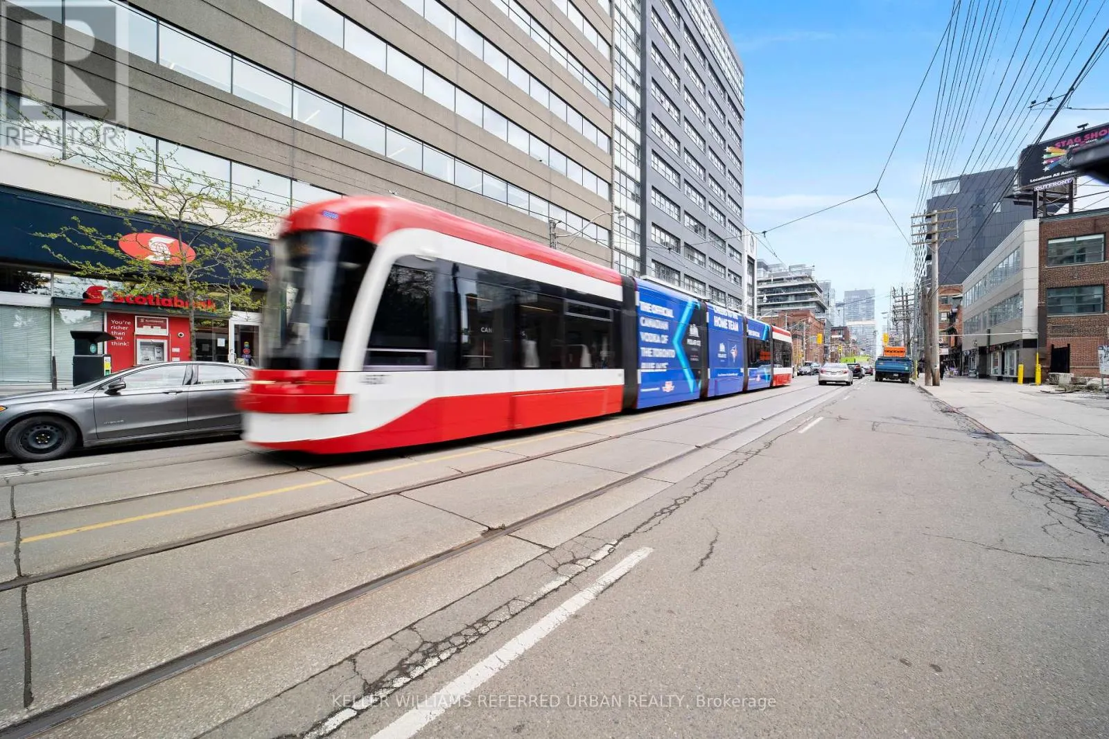 802 - 705 KING STREET W