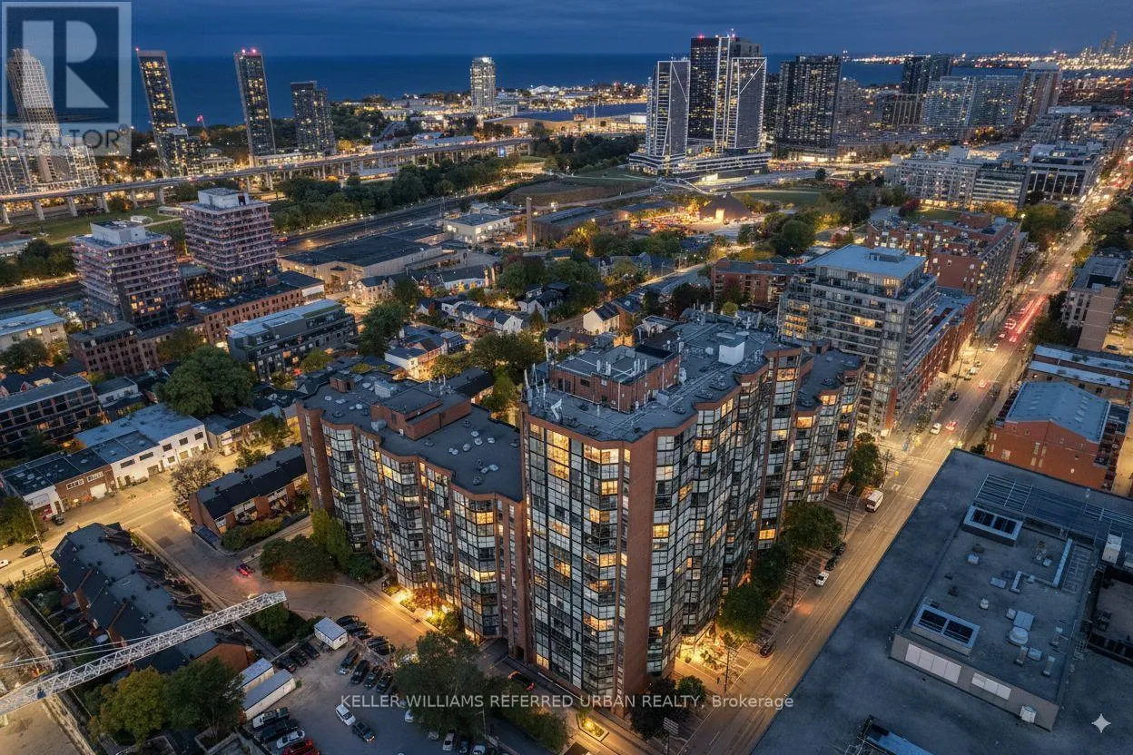 802 - 705 KING STREET W