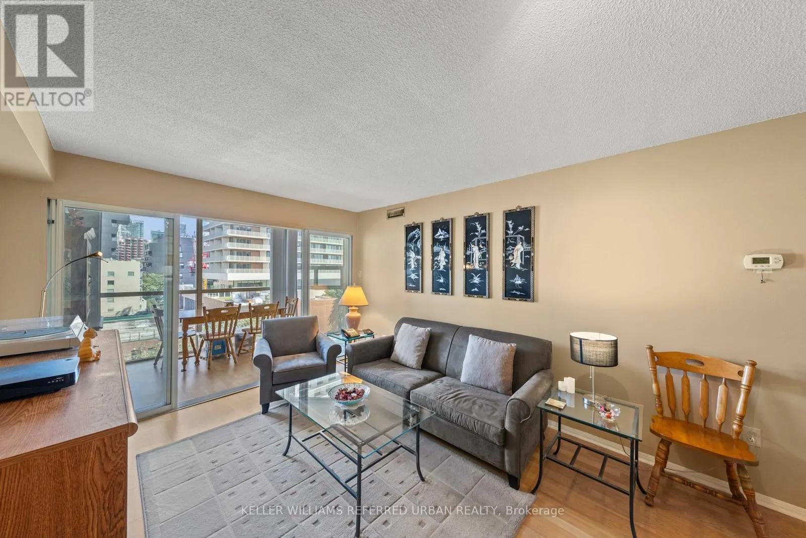 802 - 705 KING STREET W