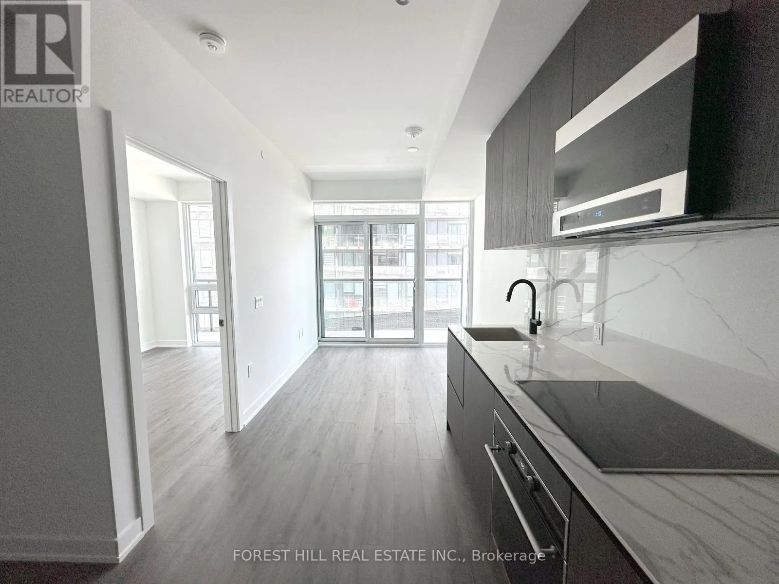 2408 - 127 BROADWAY AVENUE