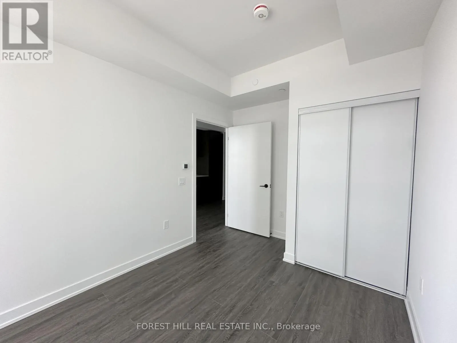 2408 - 127 BROADWAY AVENUE