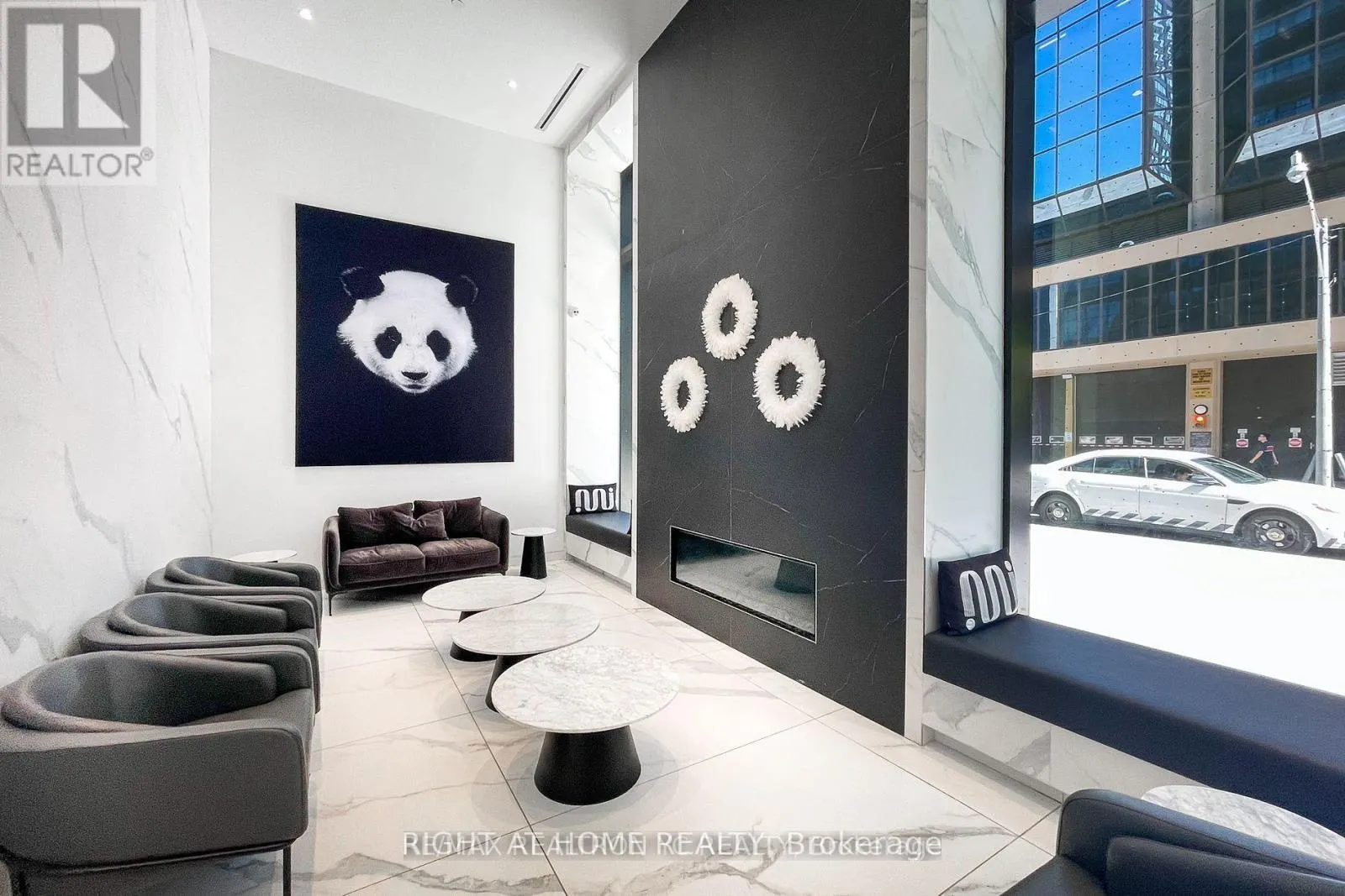 408 - 20 EDWARD STREET