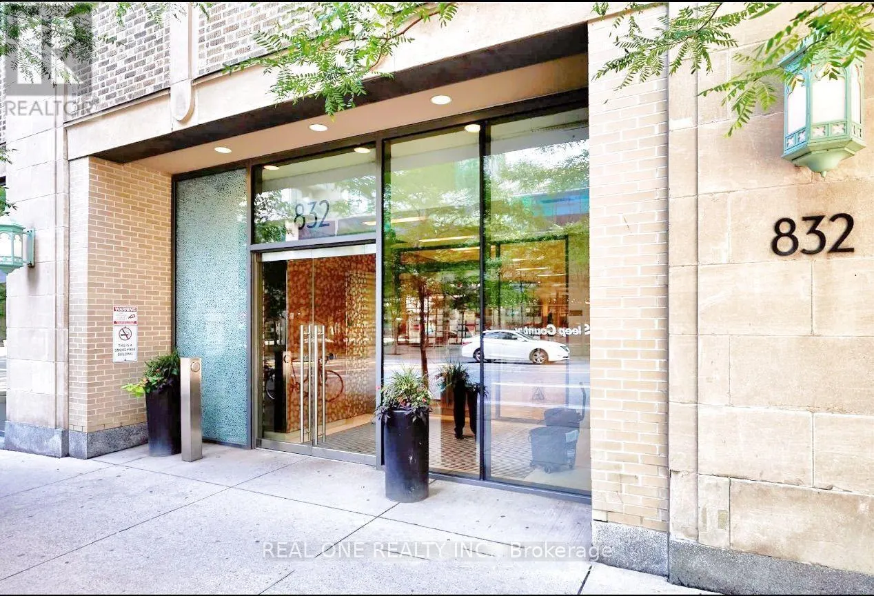 1801 - 832 BAY STREET