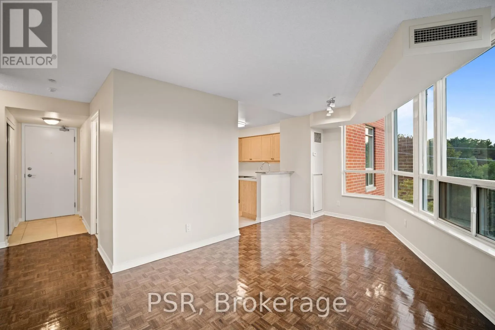 409 - 515 ROSEWELL AVENUE