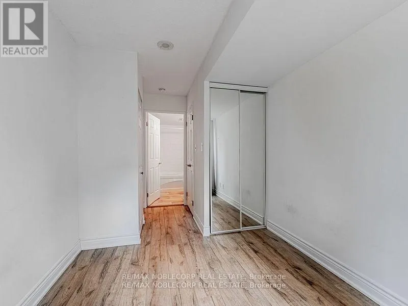 505 - 230 KING STREET E