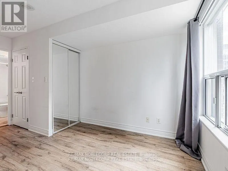 505 - 230 KING STREET E