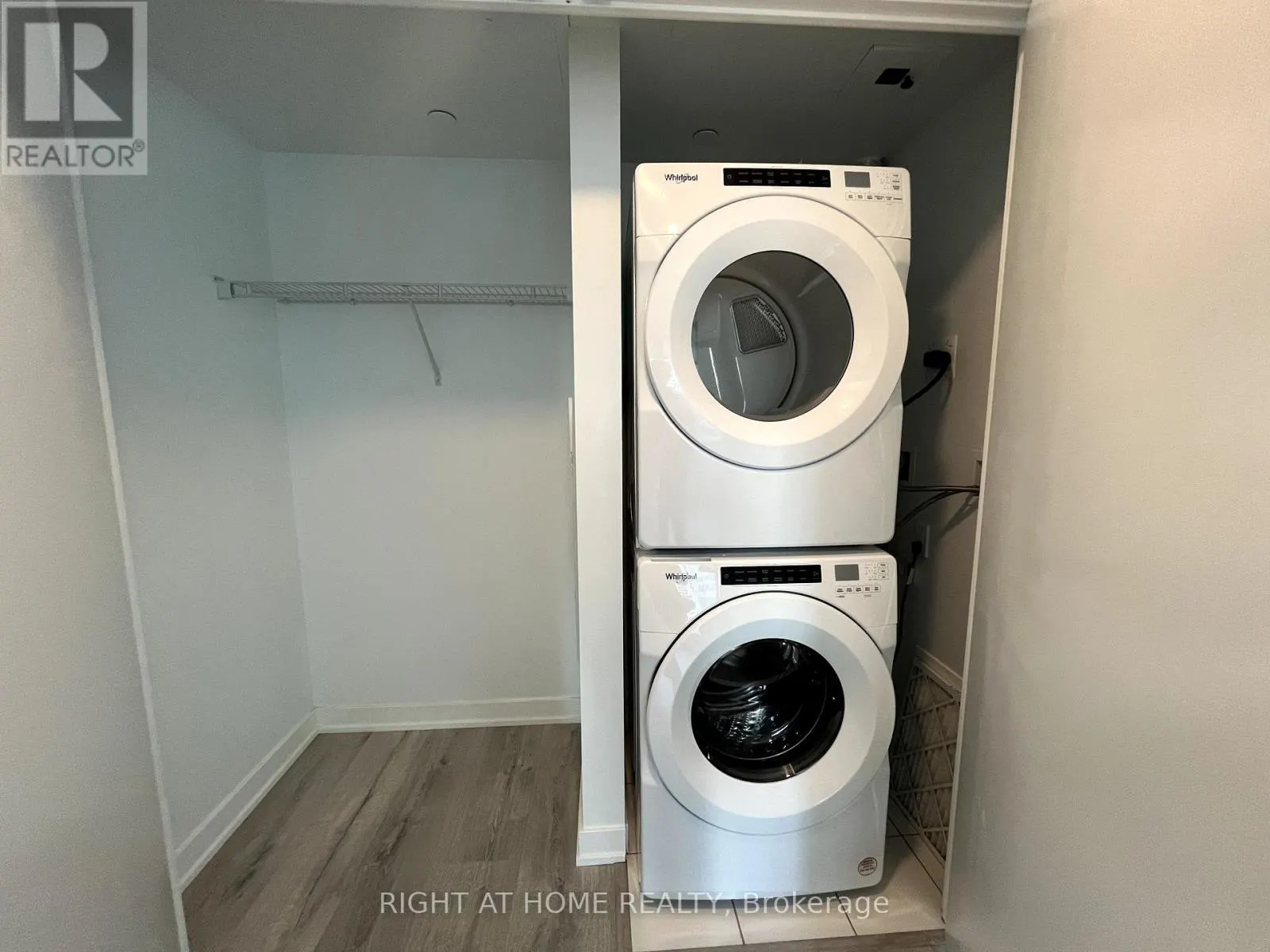 1106 - 327 KING STREET W