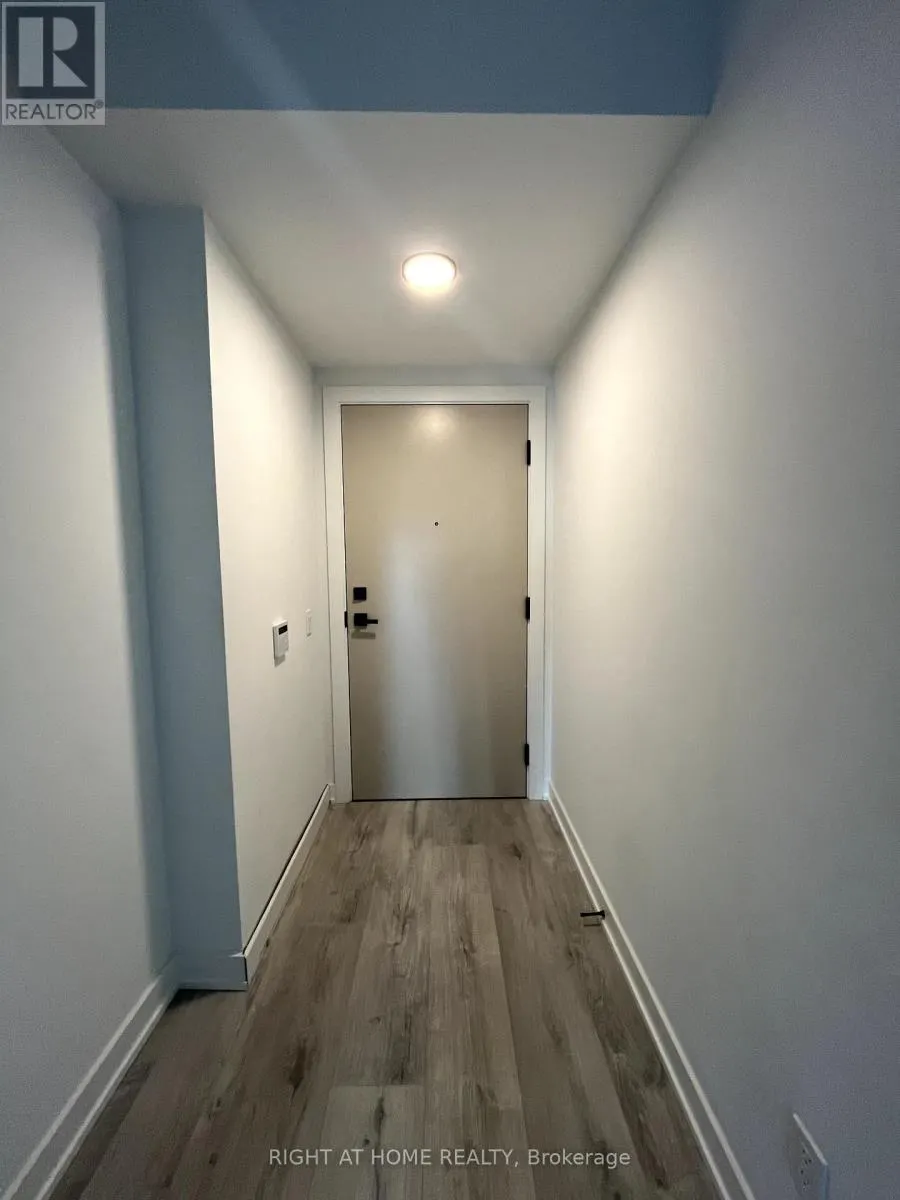 1106 - 327 KING STREET W