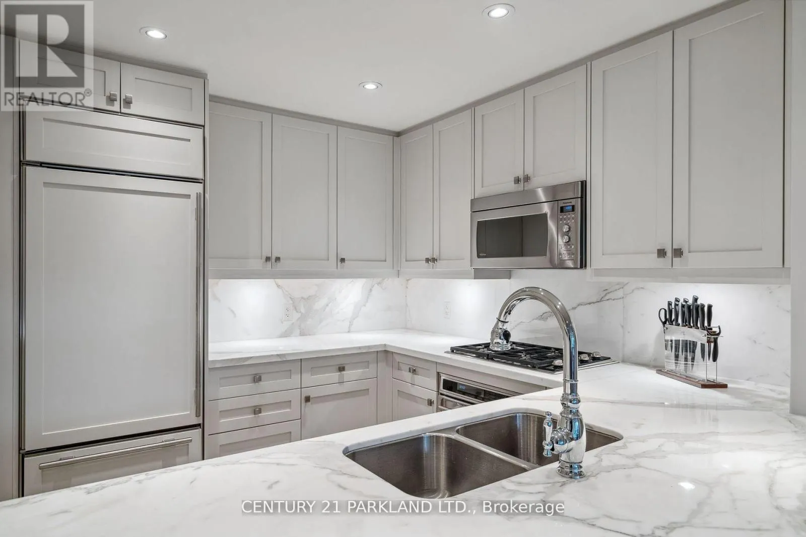 409 - 155 ST CLAIR AVENUE W