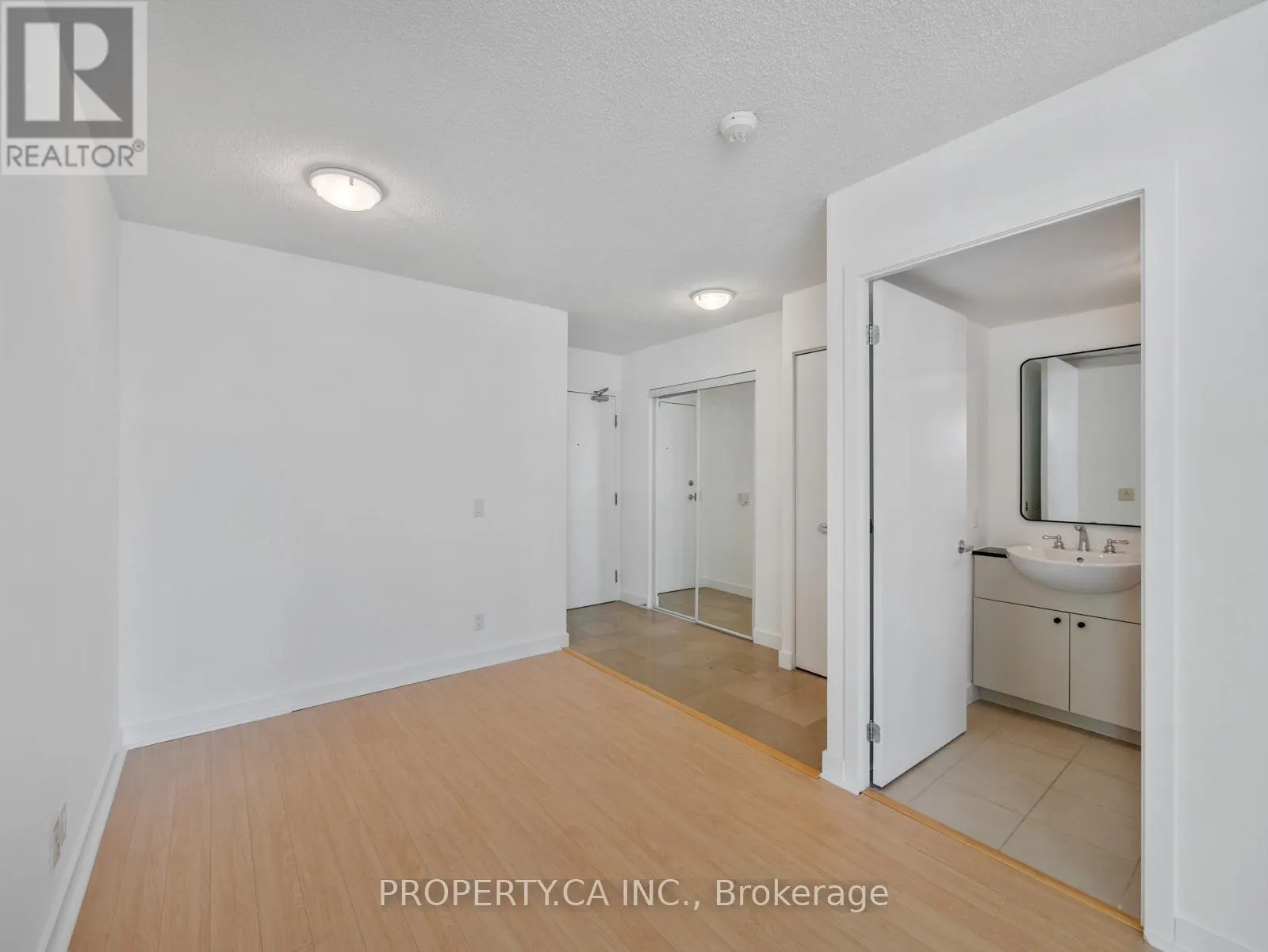 2110 - 361 FRONT STREET W