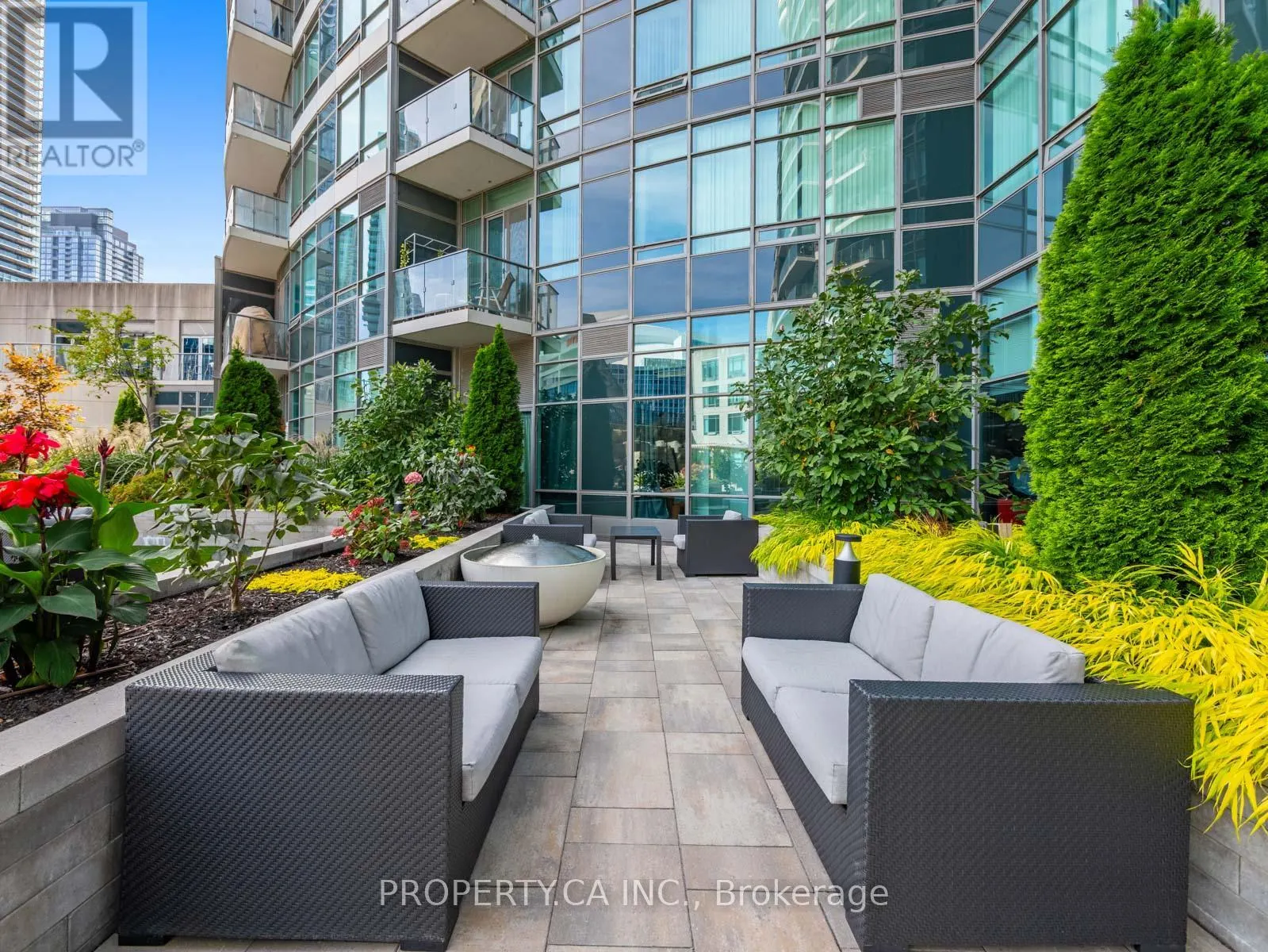 2110 - 361 FRONT STREET W