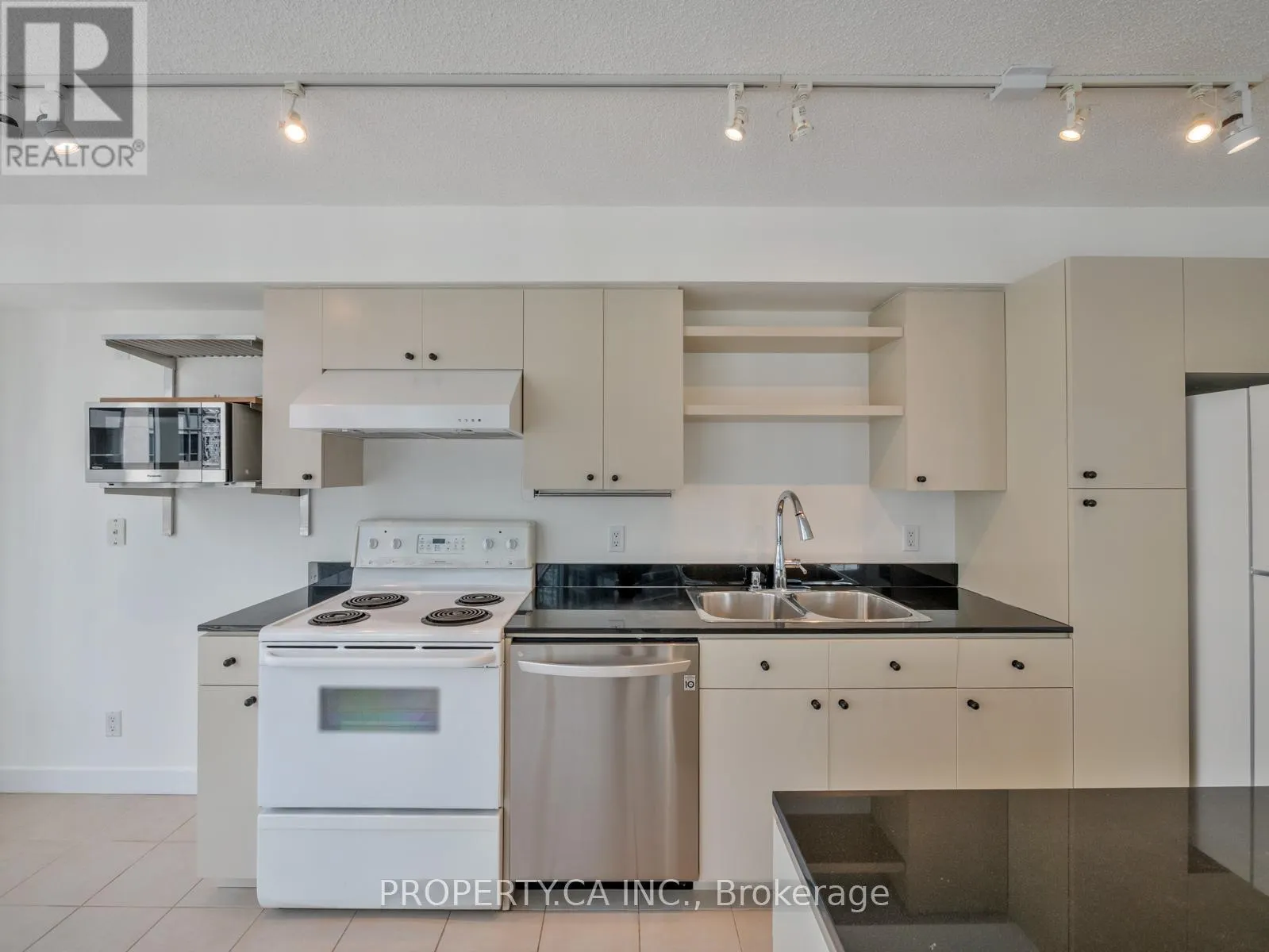 2110 - 361 FRONT STREET W