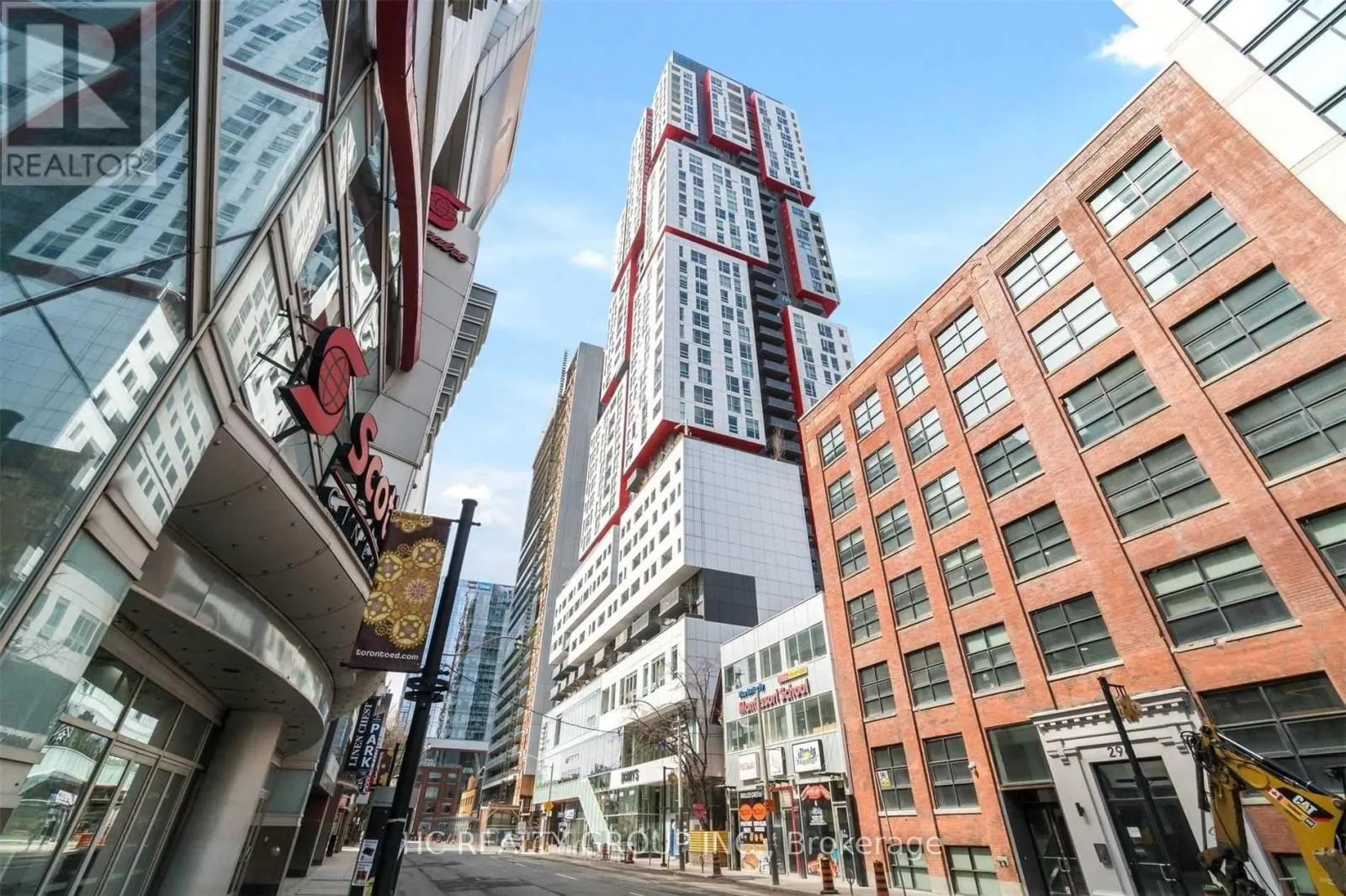 703 - 318 RICHMOND STREET W