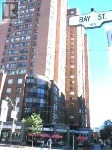 1122 - 633 BAY STREET