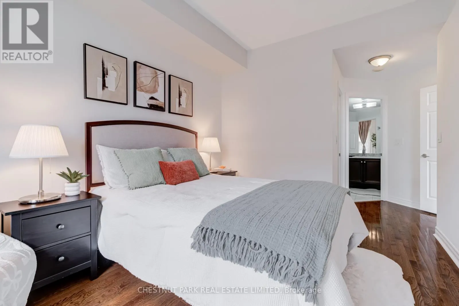 1711 - 736 SPADINA AVENUE
