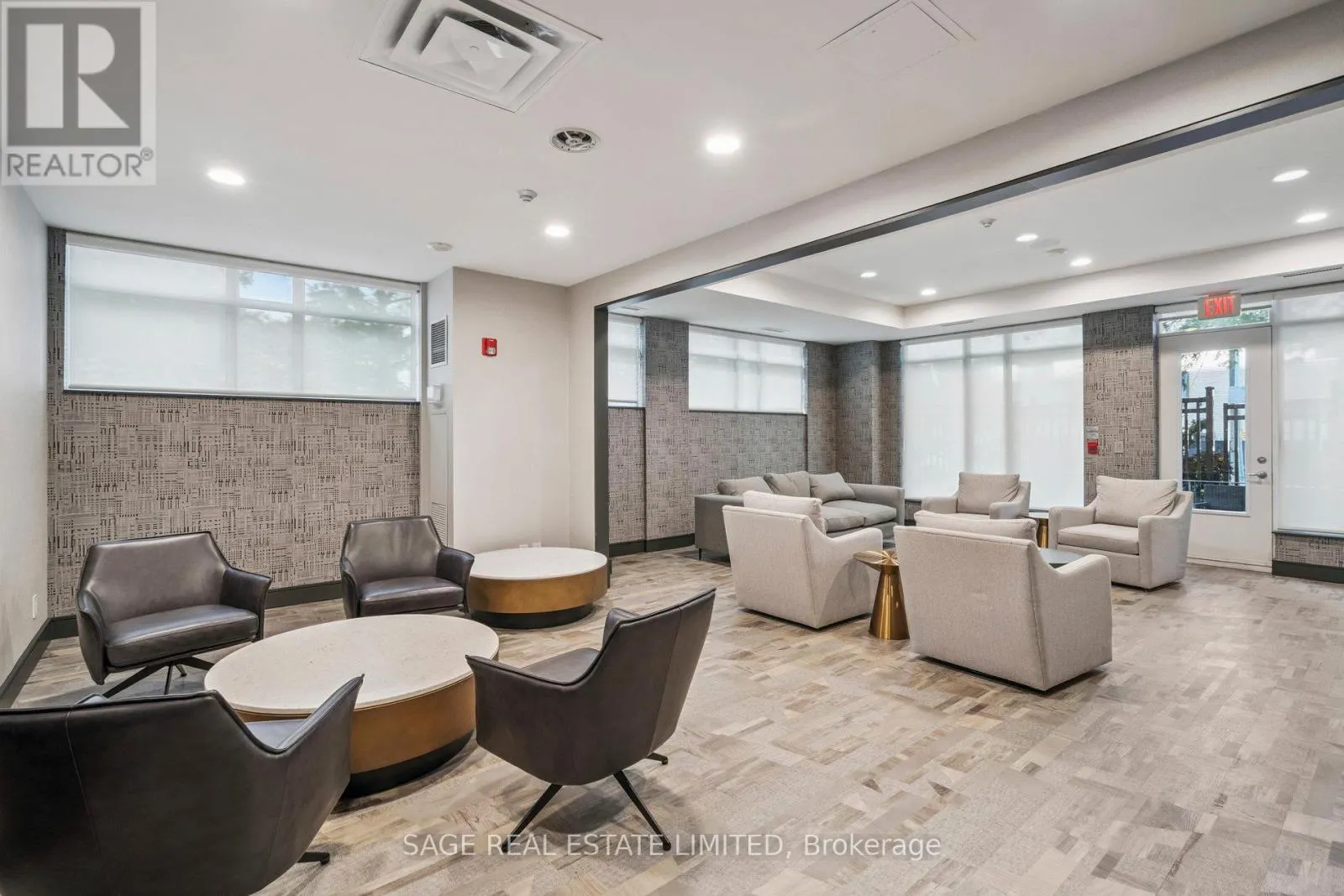 403 - 76 SHUTER STREET